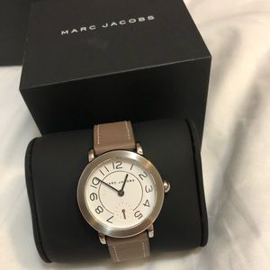 Marc Jacobs Riley watch MJ1468 with tags and box.